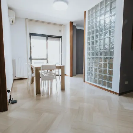 Lenoci Apartment *
